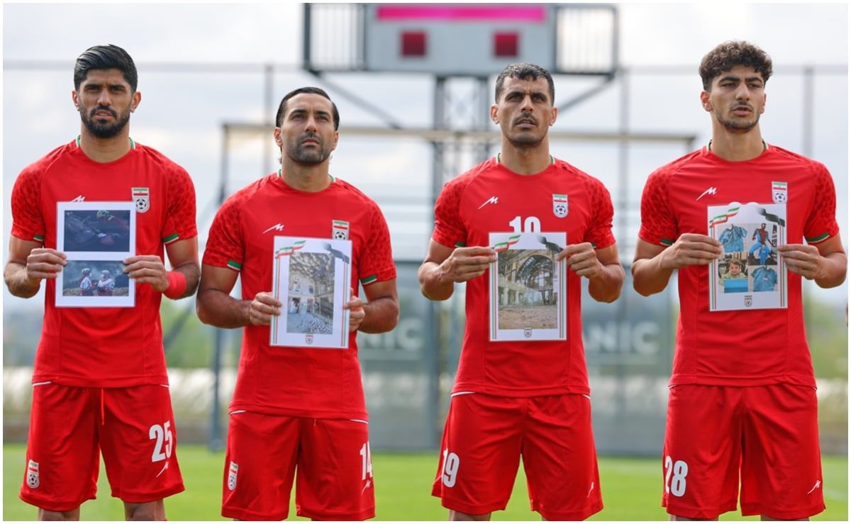 iran-posa-con-fotos-de-presuntas-victimas-infantiles-antes-del-amistoso-contra-costa-rica-en-antalya