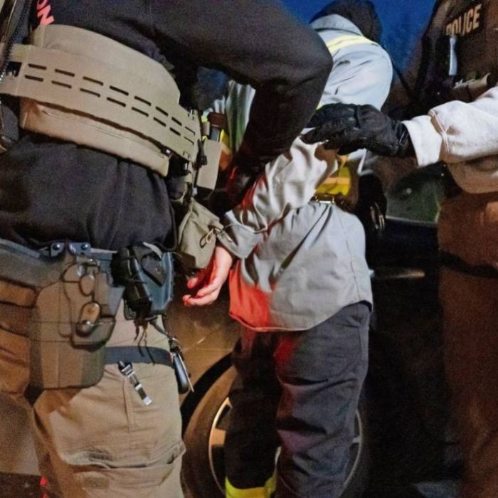 Muere un mexicano bajo custodia del ICE en Adelanto; SRE exige investigación