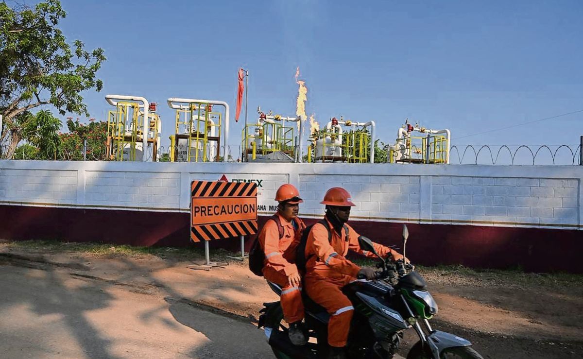 pemex-realiza-quemas-controladas-en-la-bateria-de-separacion-agave-en-tabasco-preve-reducirlas-antes-del-primer-semestre-de-2026