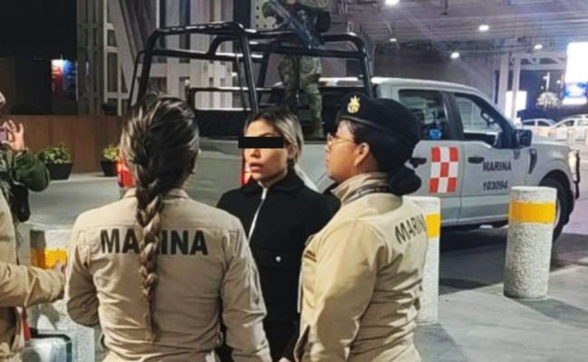 detienen-en-el-aicm-a-mujer-colombiana-con-14-frascos-de-posible-cocaina-ocultos-en-maquillaje