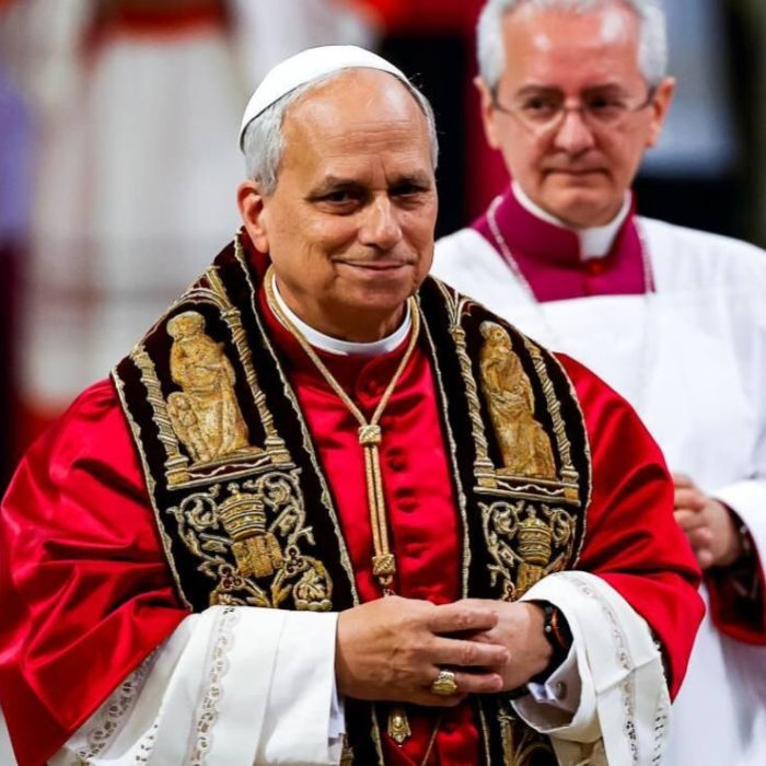 El papa León XIV cargará la cruz durante todo el Vía Crucis en el Coliseo