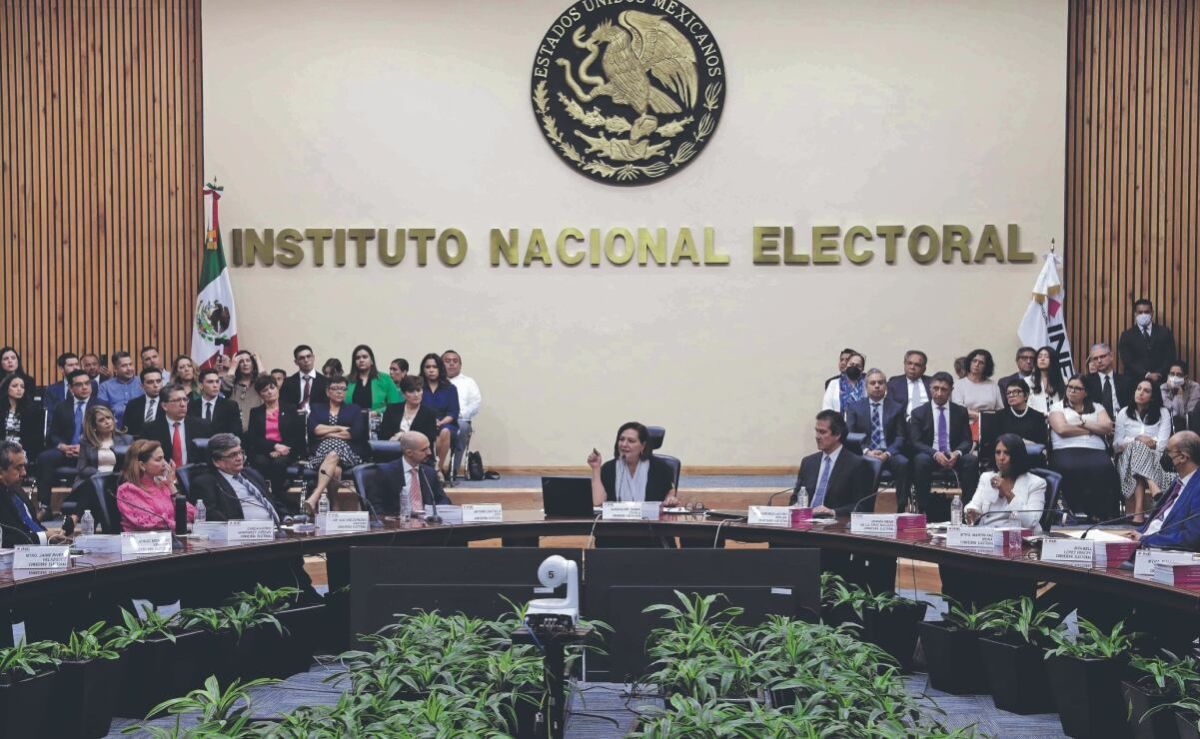 ine-declara-improcedente-retirar-dos-promocionales-del-pri-contra-morena-y-samuel-garcia