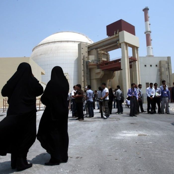 Impacto junto a la central nuclear de Bushehr: la IAEA confirma un proyectil y Rosatom reporta evacuación de personal