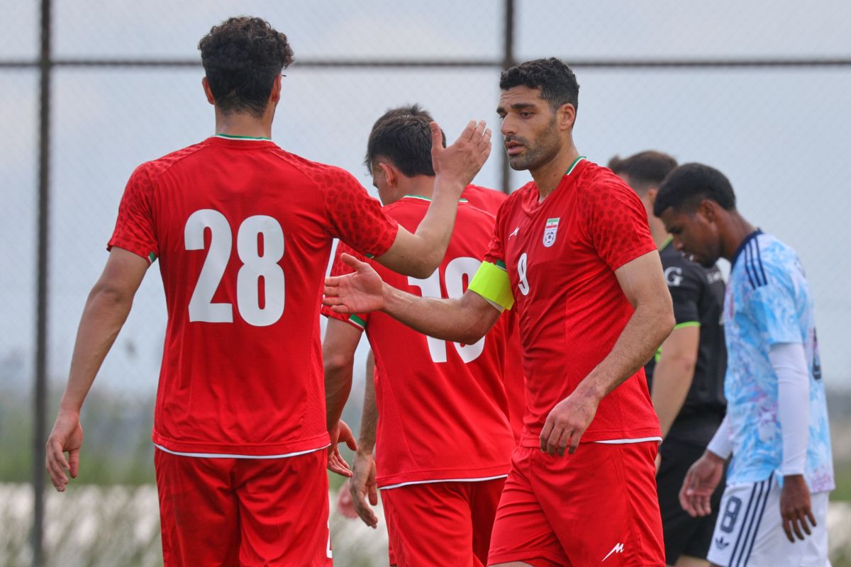 infantino-se-reune-con-la-seleccion-de-iran-en-turquia-y-garantiza-apoyo-de-la-fifa-para-su-preparacion-rumbo-a-la-copa-mundial-2026