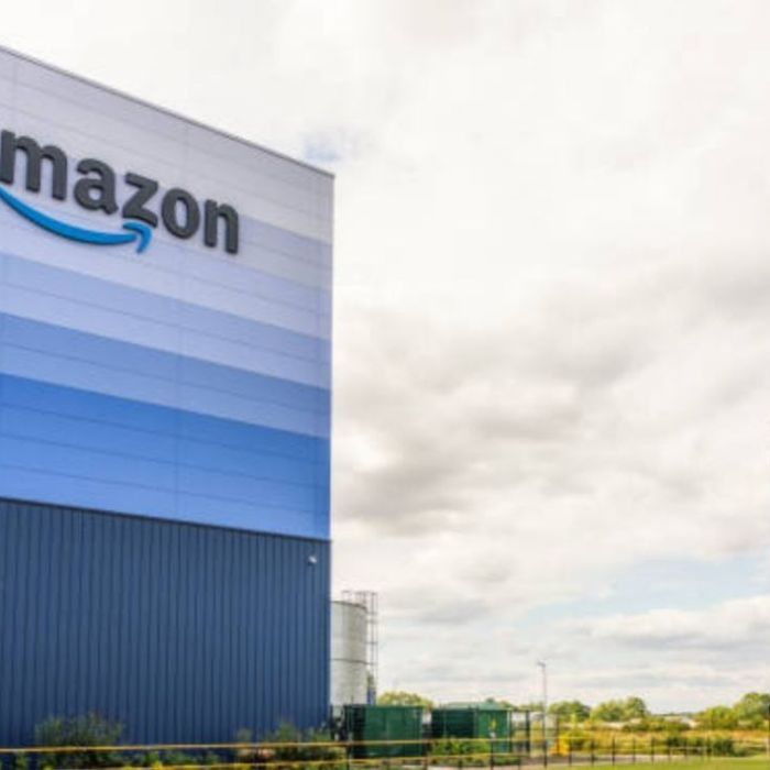 Irán afirma haber atacado un centro de datos de Amazon en Baréin