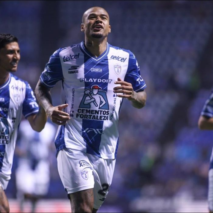 Pachuca vence 2-1 a Cruz Azul; Kenedy firma doblete y corta el invicto