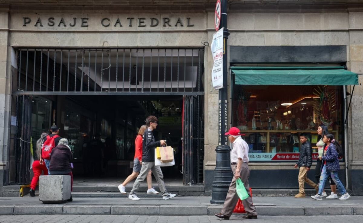 pasaje-catedral-comercios-de-arte-sacro-frente-a-la-gentrificacion-y-la-competencia-china