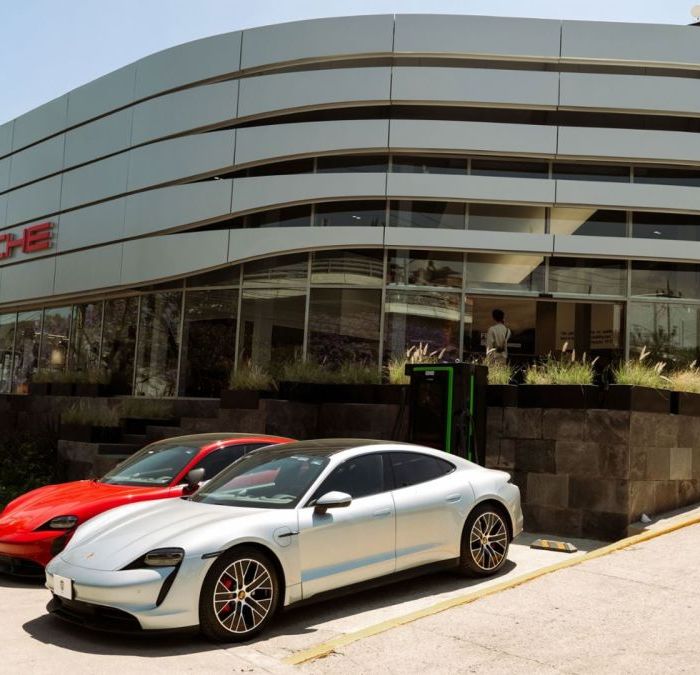 Porsche reabre Porsche Centre Santa Fe con el concepto Destination Porsche