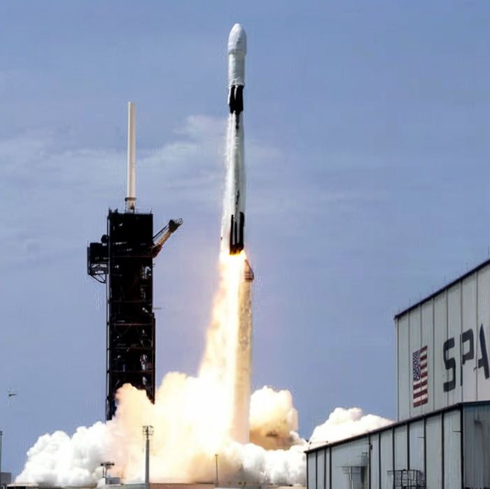 SpaceX presentó de manera confidencial documentación ante la SEC para una IPO; busca recaudar cerca de 75,000 mdd y una valoración de 1.5–1.75 billones de dólares
