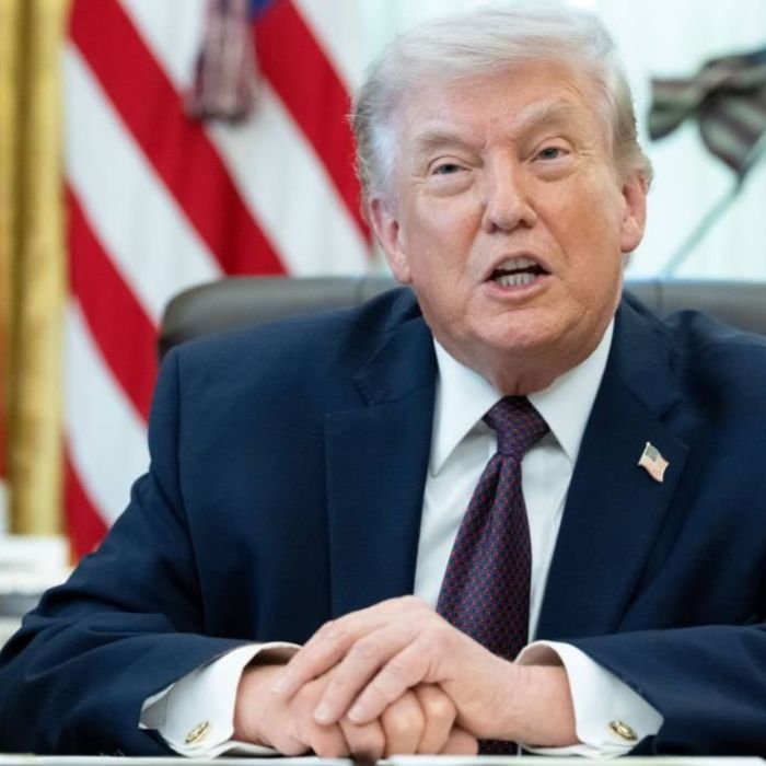 Trump firma decreto que impone aranceles de hasta 100% a medicamentos importados y anuncia revisión de aranceles a metales