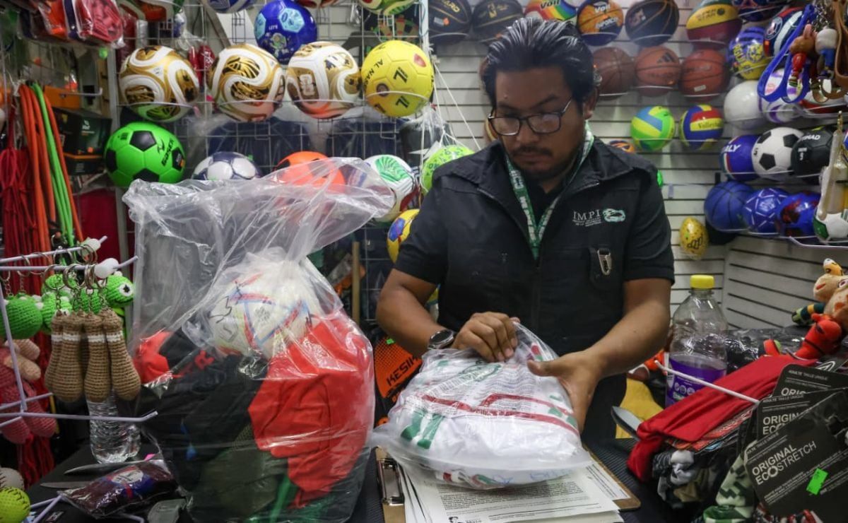 aduanas-detectan-embarques-de-productos-pirata-ligados-al-mundial-2026-hay-coordinacion-con-fifa-y-patrocinadores