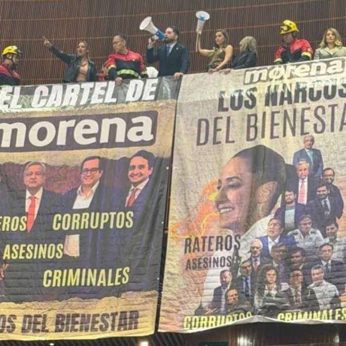 Diputados del PRI despliegan mantas en San Lázaro y acusan a Morena de vínculos con el crimen