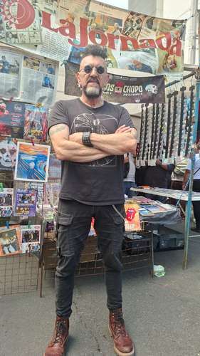 En el Chopo: el pasado sigue presente en el tianguis cultural