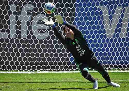 Guillermo Ochoa busca su sexta convocatoria y dice: “Me lo tengo que ganar”