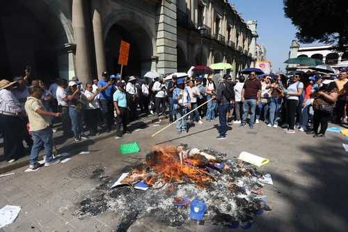 Miles de trabajadores marchan el 1 de mayo en al menos 11 estados