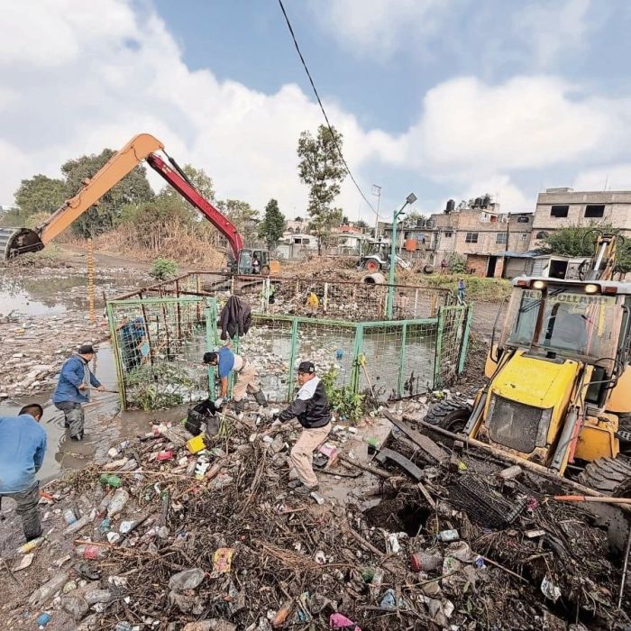 Presa El Ángulo, en Cuautitlán Izcalli, en riesgo de desbordarse; autoridades realizan labores de limpieza