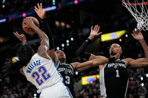 Wembanyama guía a los Spurs a vencer 118-91 al Thunder y forzar el Juego 7