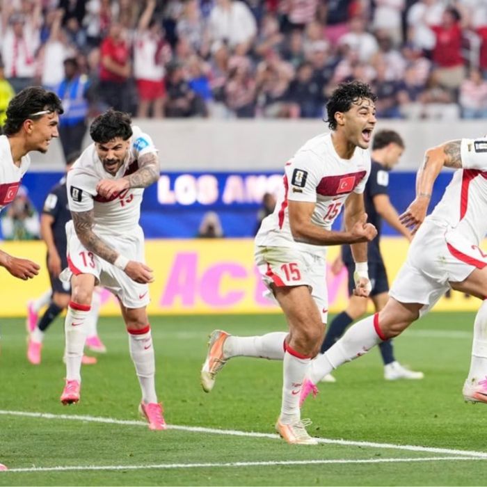 Estados Unidos cae 3-2 ante Turquía pero asegura el liderato del Grupo D