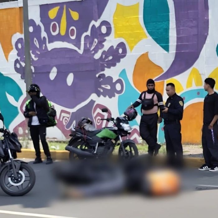 Motociclista muere tras ser arrollado por tráiler en la colonia Constitución de 1917; conductor detenido cerca de UAM‑I