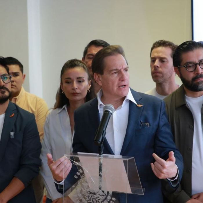 Movimiento Ciudadano presenta queja ante la Contraloría por el repintado morado en la CDMX