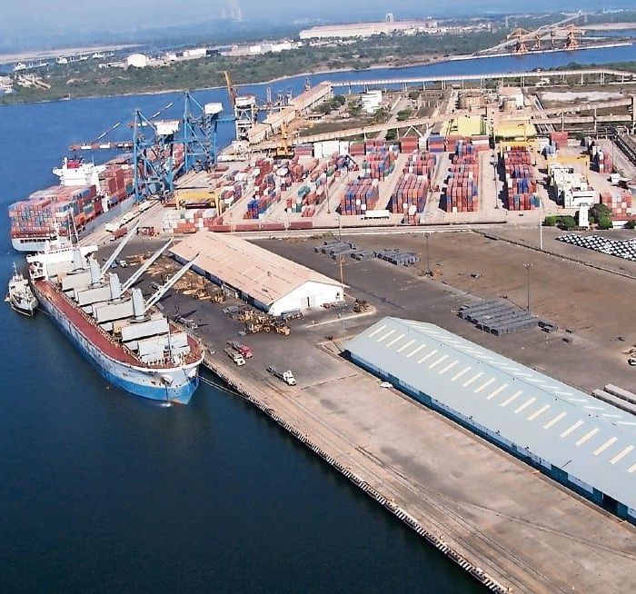 Puerto de Lázaro Cárdenas movilizó 260,359 vehículos de enero a mayo