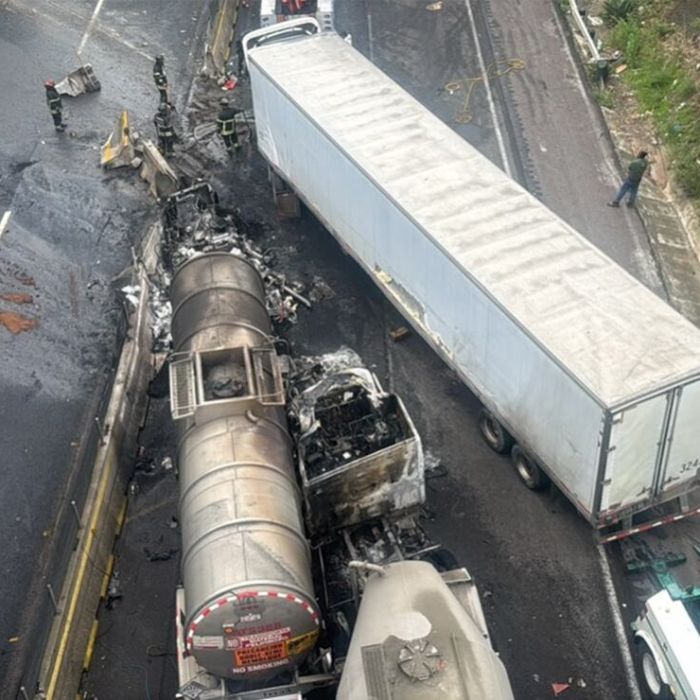 Reabren la Chamapa‑Lechería tras choque e incendio de unidades de carga; permaneció cerrada más de 7 horas