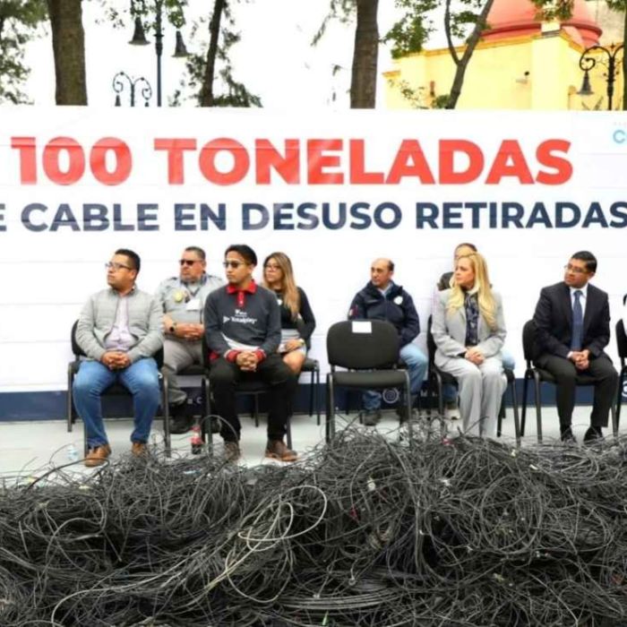 Coyoacán retira 100 toneladas de cableado en desuso de sus calles
