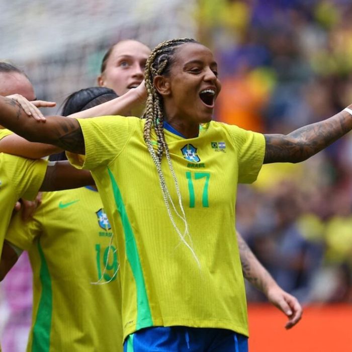 Geyse marca golazo de chilena y Brasil vence 3-1 a Argentina