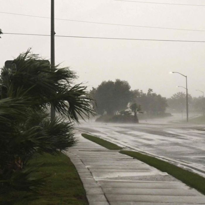 Huracán Isaías toca tierra en Florida como categoría 2; despliegan 5 mil elementos