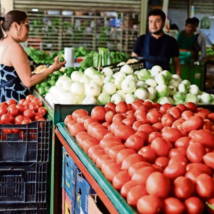 Inflación en México sube a 3.45% en septiembre; jitomate y cebolla presionan los precios