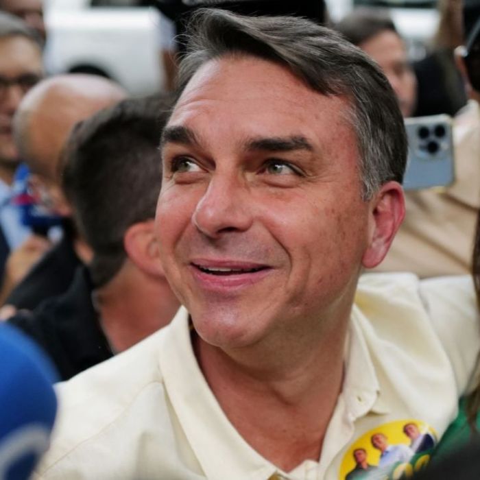 Milei y De la Espriella felicitan a Flávio Bolsonaro por ventaja en Brasil