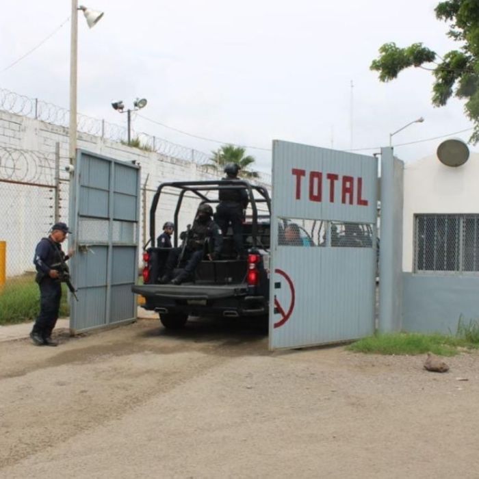 Retorna la calma al penal de Mazatlán tras dos días de violencia