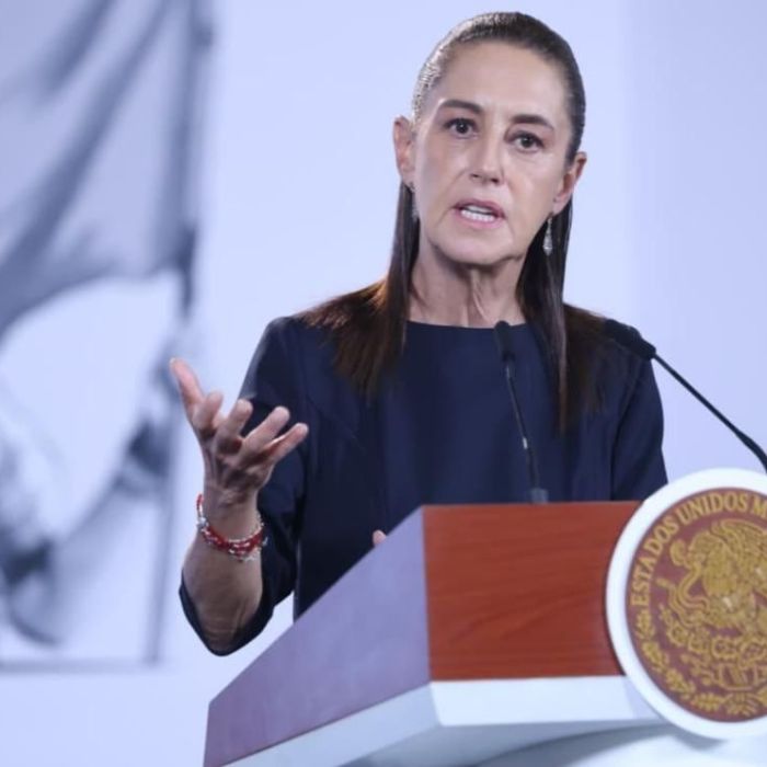 Sheinbaum plantea límites a plataformas tras ataque en secundaria de Torreón