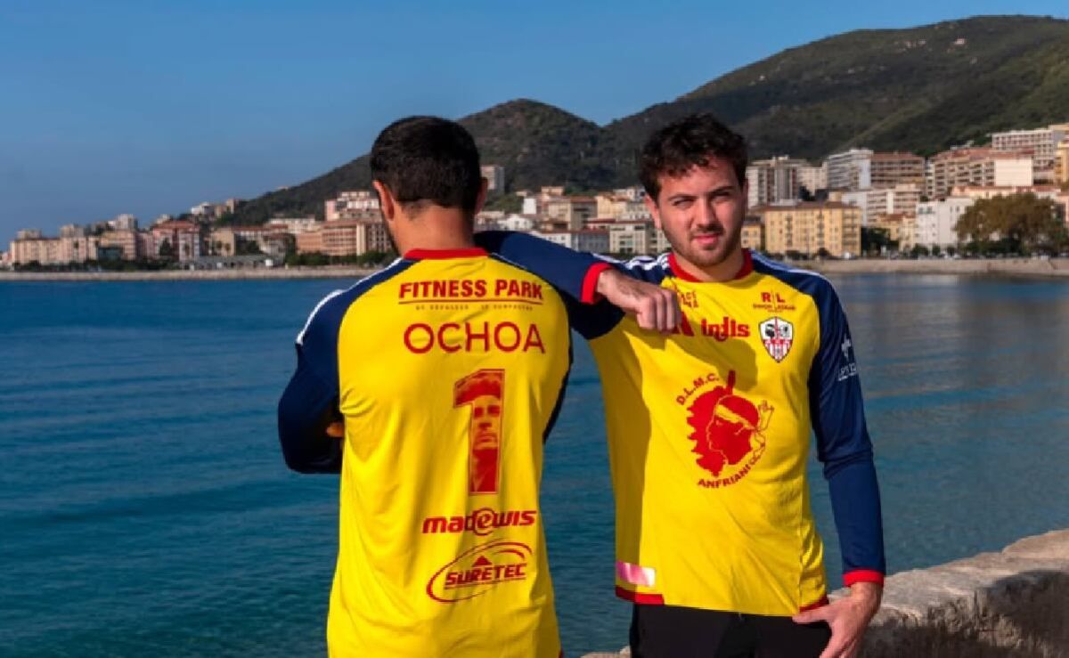ajaccio-lanza-jersey-especial-en-homenaje-a-guillermo-ochoa