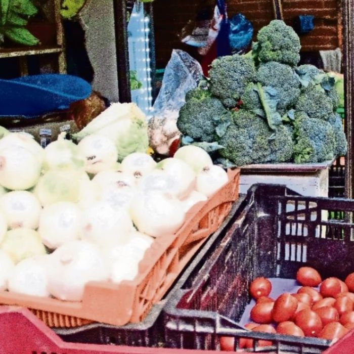 Alimentos se encarecen 5.5% en septiembre; cebolla y jitomate presionan el gasto
