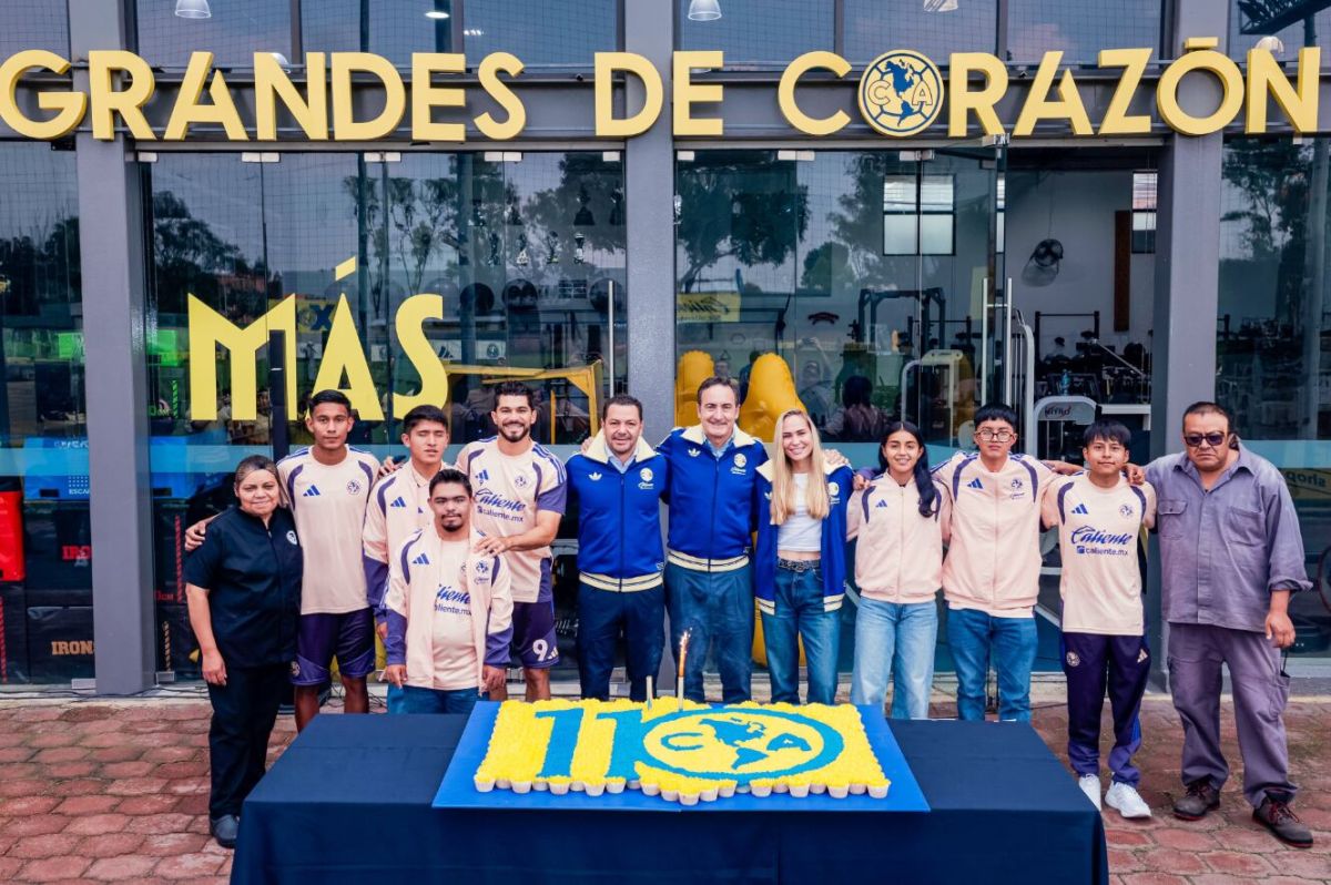 america-celebra-su-110-aniversario-con-pastel-en-coapa