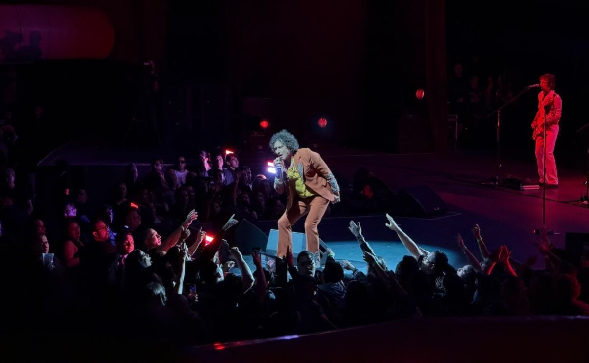 bunbury-vuelve-al-auditorio-nacional-y-pide-vivir-su-concierto-sin-celulares