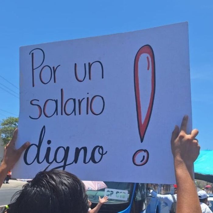 Burócratas de Yucatán exigen restitución de derechos laborales y advierten posible paro