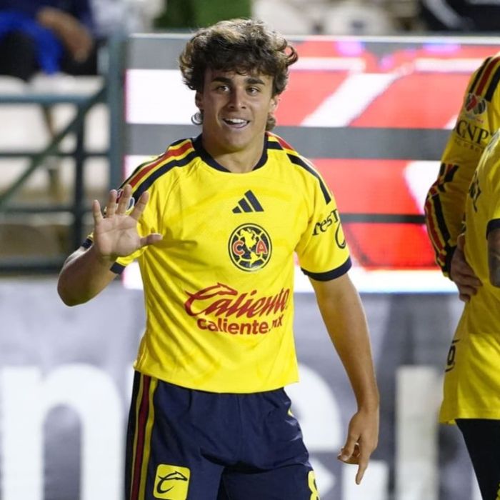 Carlos Álvarez marca su primer gol con el América en la goleada ante León