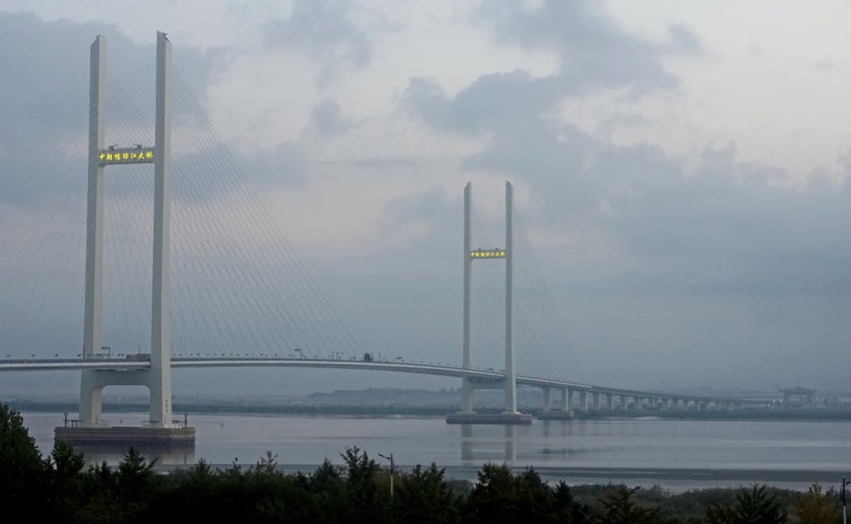 china-y-corea-del-norte-inauguran-puente-sobre-el-rio-yalu-tras-casi-12-anos-de-espera