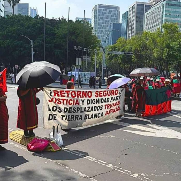 Comunidad Triqui bloquea Reforma e Insurgentes para exigir atención tras atropellamiento