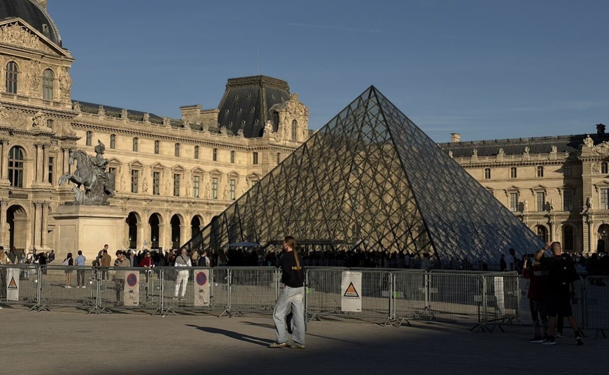 director-del-louvre-espera-recuperar-las-joyas-de-la-corona-francesa-robadas-en-2025