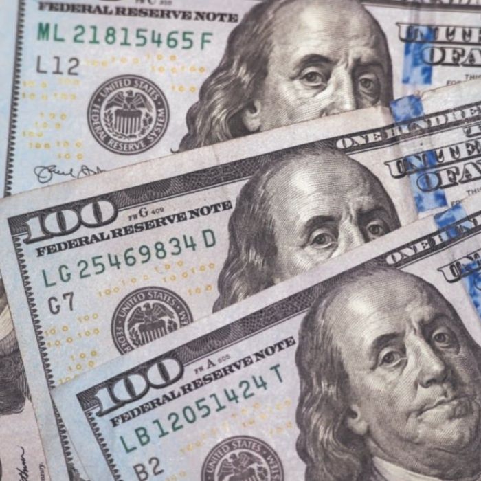El dólar supera los 19 pesos en bancos y presiona al peso mexicano