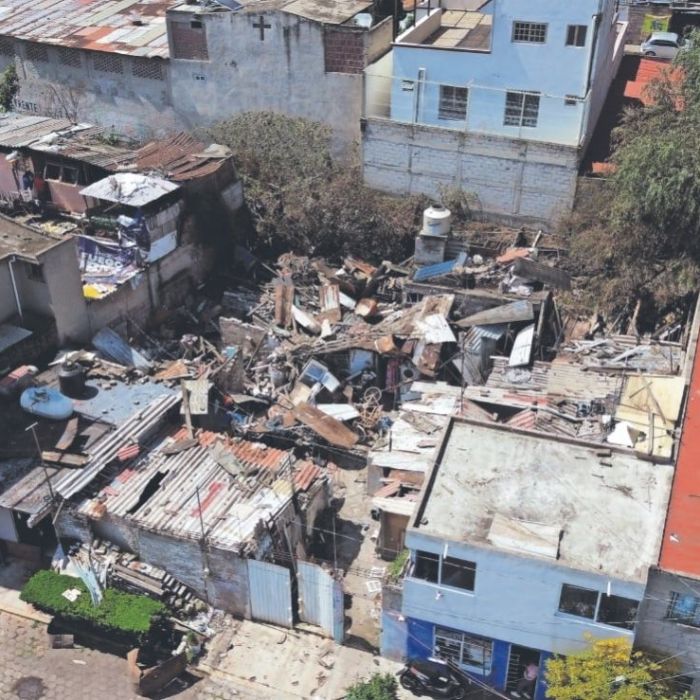 Explosión en gasera de Coacalco deja siete viviendas dañadas y 200 evacuados