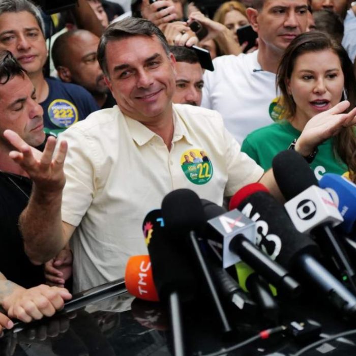 Flávio Bolsonaro promete no buscar la reelección si gana la presidencia de Brasil