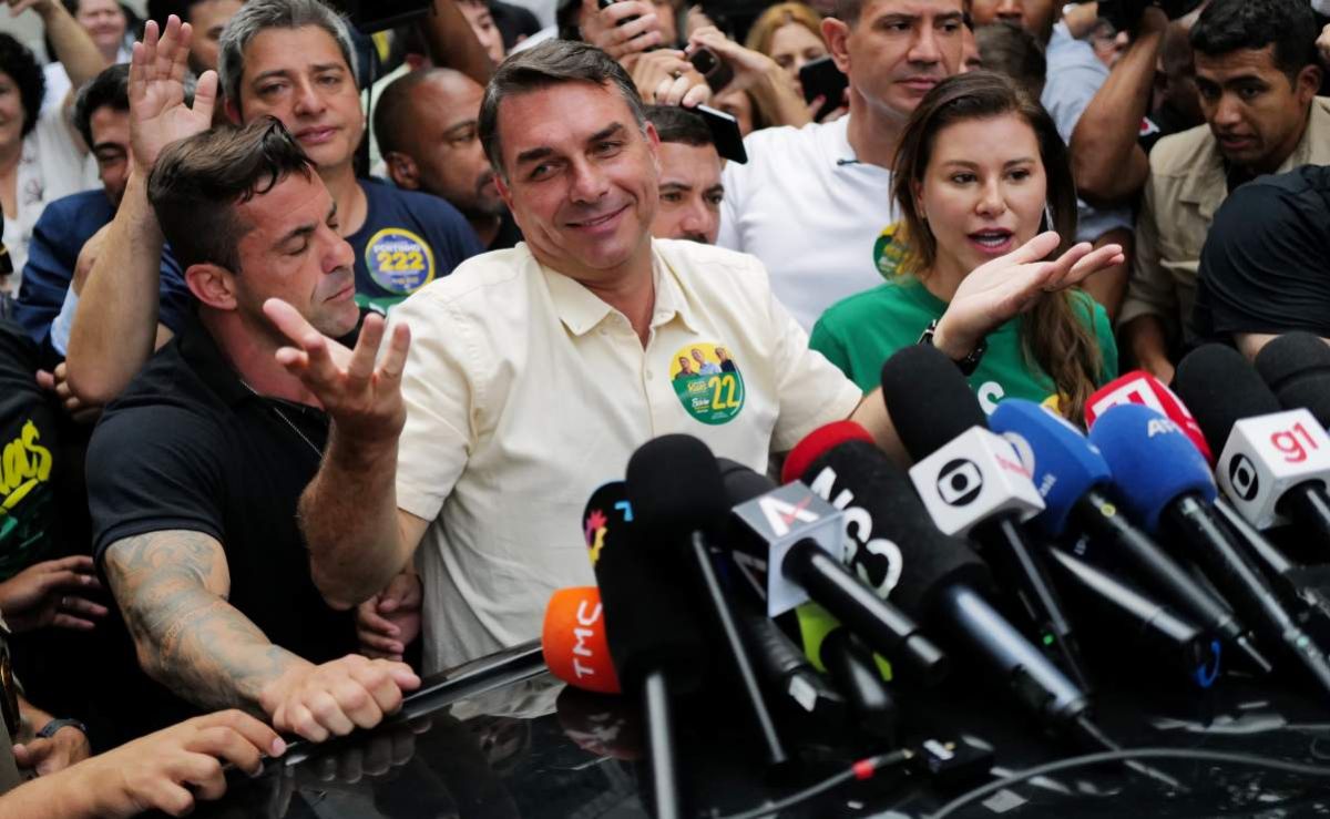 flavio-bolsonaro-promete-no-buscar-la-reeleccion-si-gana-la-presidencia-de-brasil
