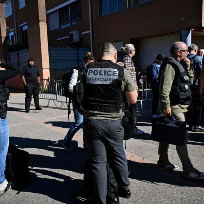 Francia investiga posible móvil terrorista tras tiroteo en colegio de Aubagne