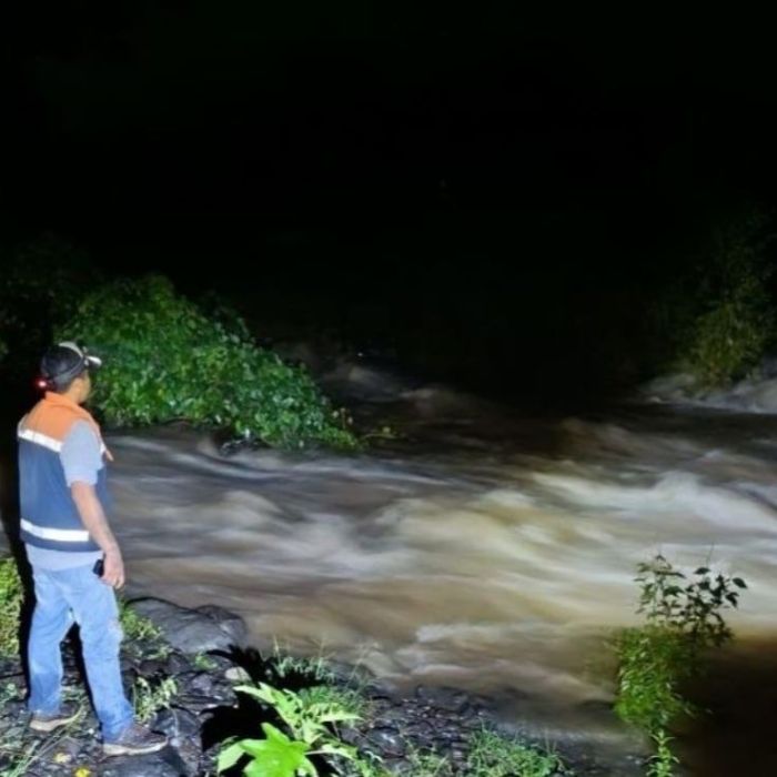Frente frío 2 golpea Veracruz con vientos de hasta 109 km/h, lluvias y desbordamientos