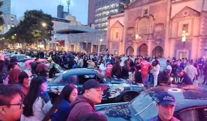 La Carrera Panamericana llega a CDMX y reúne a miles frente a Bellas Artes