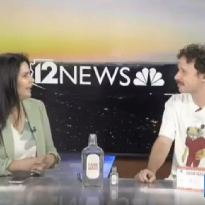 Luisito Comunica protagoniza momento incómodo durante entrevista en televisión de Arizona